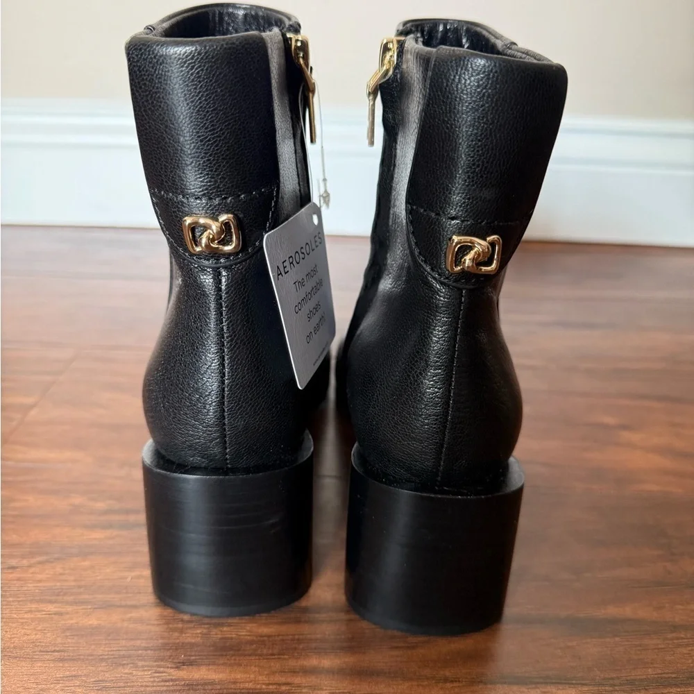 AEROSOLES NWT Ortona Black Ankle Boots with Gold Zippers &Block Heel -Size 5.5